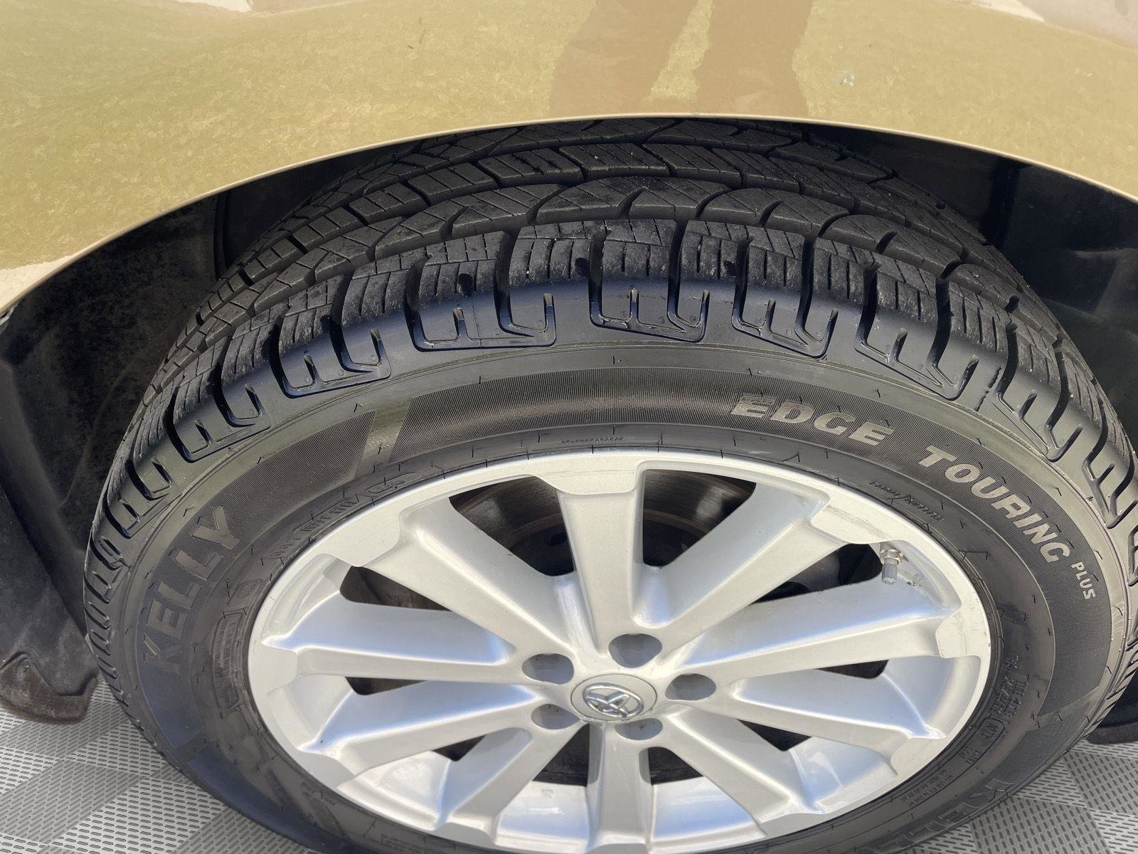 Used 2012 Toyota Venza LE FWD image 21