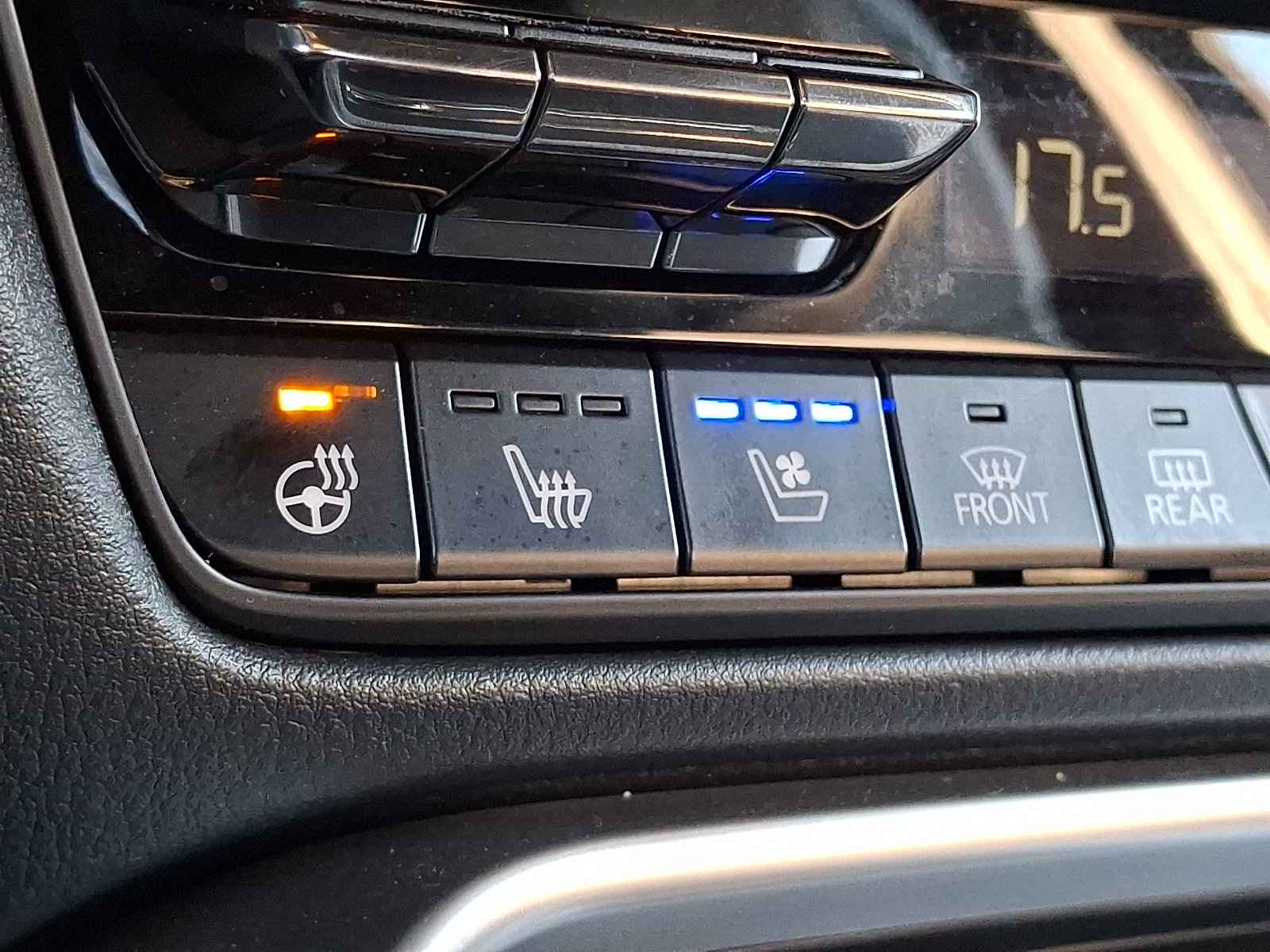 Certified 2024 MAZDA CX-90 Plug-In Hybrid w/ Premium Plus AWD/4WD image 28