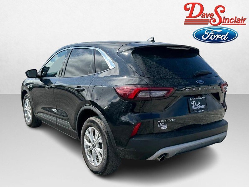 Used 2023 Ford Escape Active w/ Cold Weather Package FWD image 9