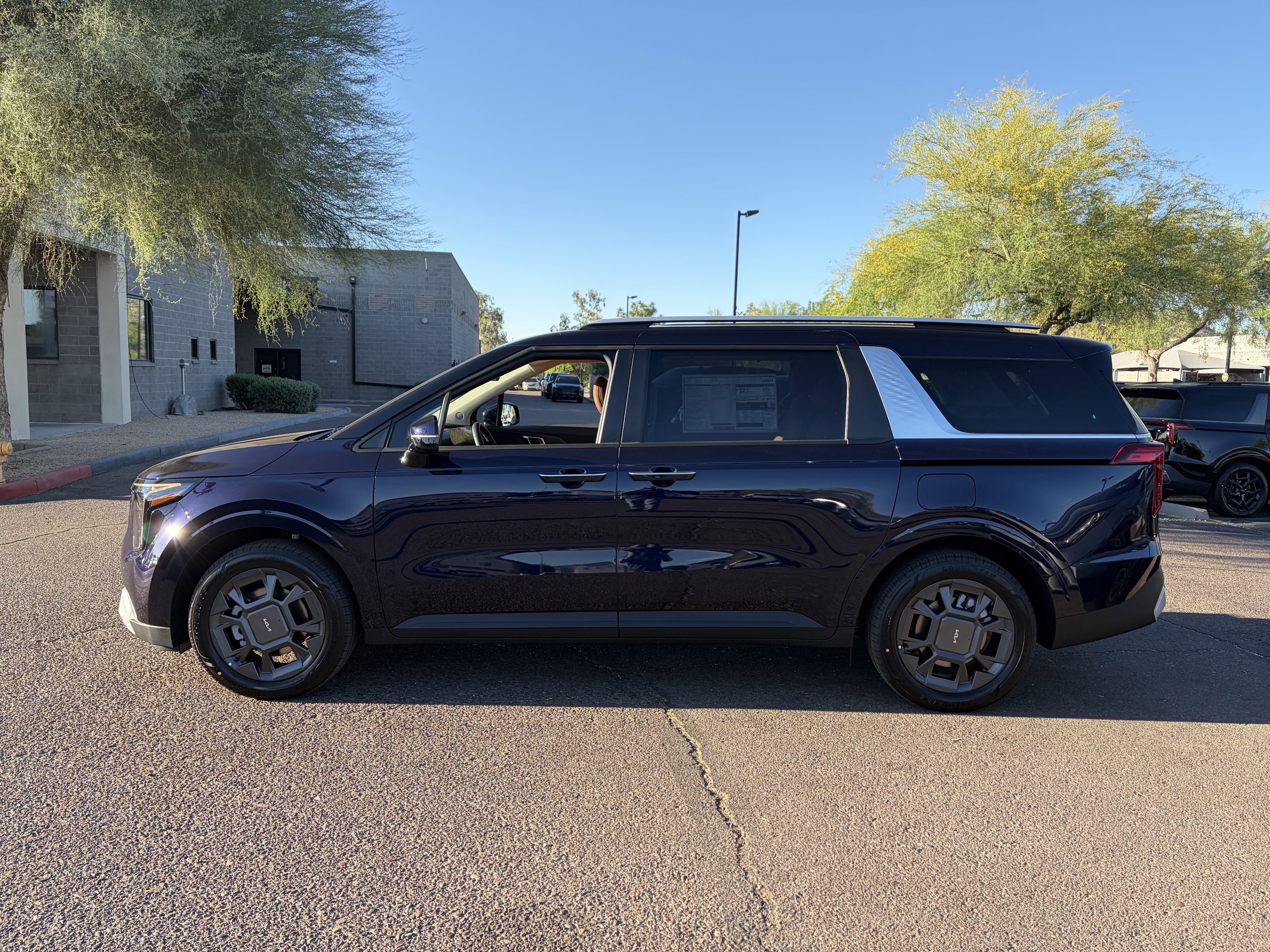 New 2026 Kia Carnival EX image 5