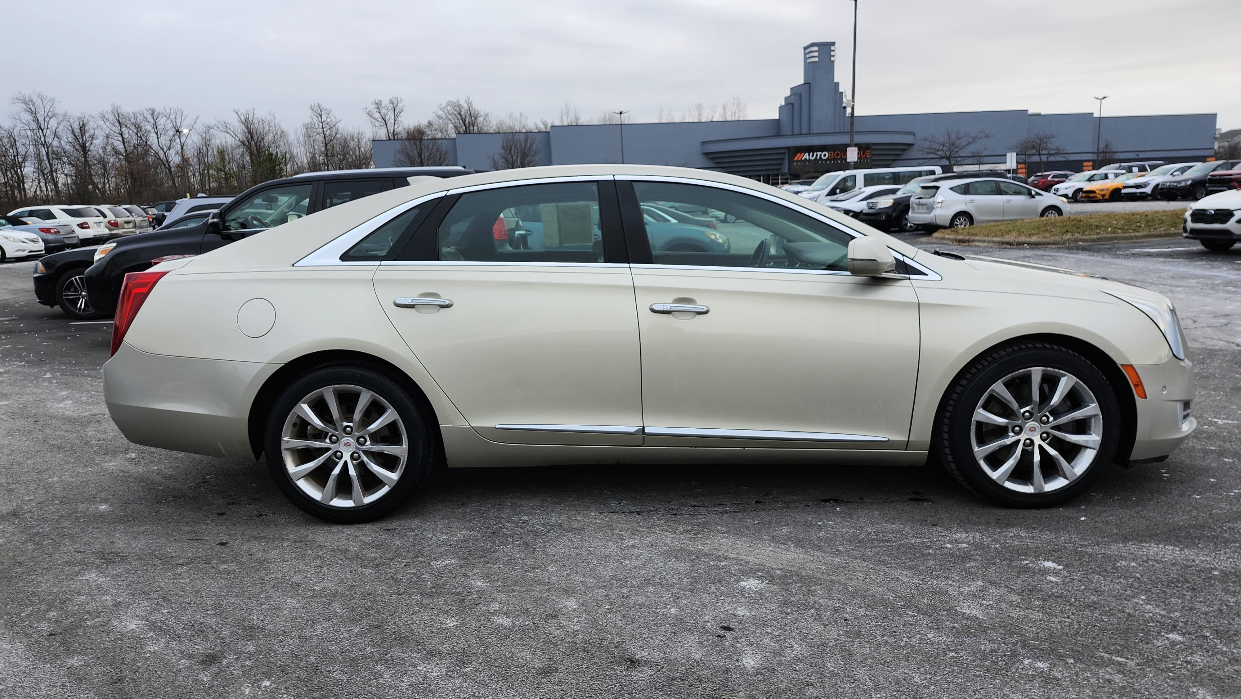 Used 2015 Cadillac XTS Luxury w/ Driver Awareness Package image 17