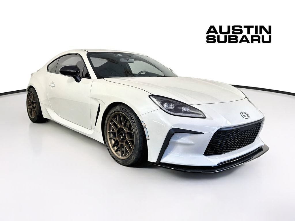 Used 2024 Toyota GR86 RWD image 1