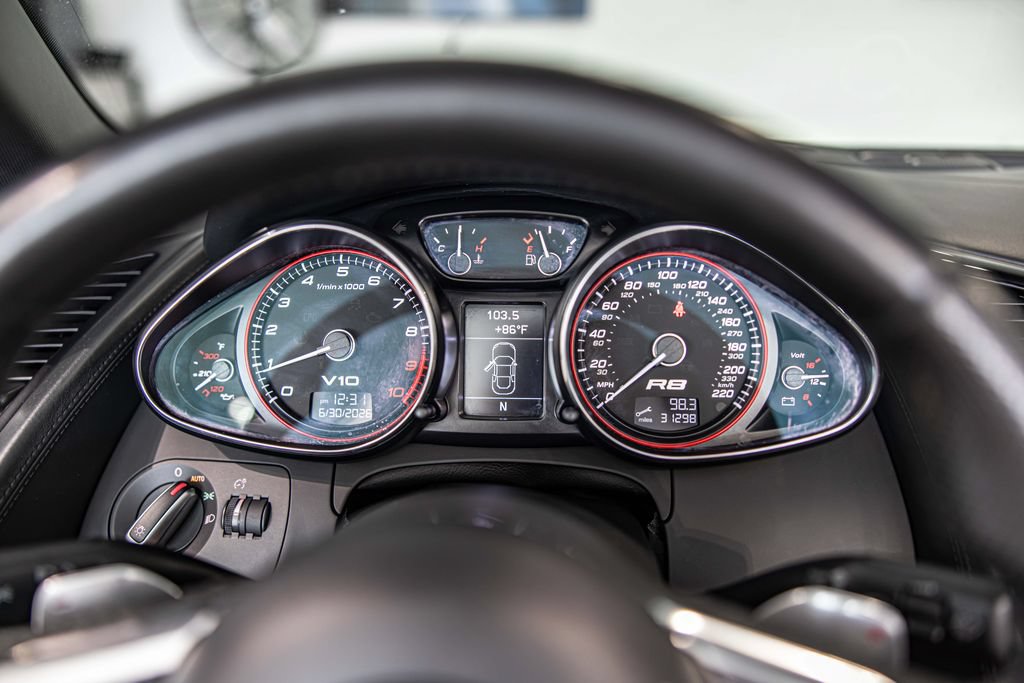Used 2012 Audi R8 V10 AWD/4WD image 23