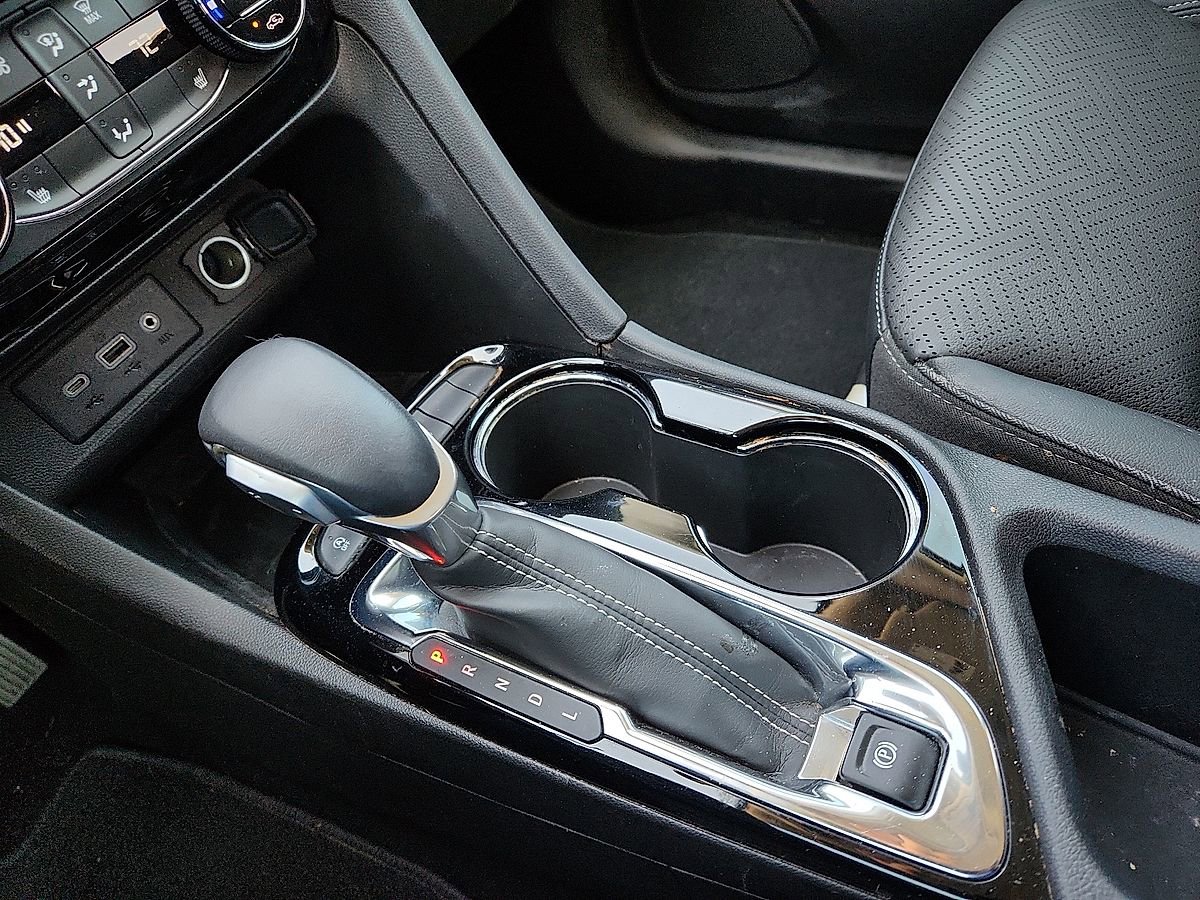 Used 2023 Buick Encore GX Essence w/ Experience Buick Package image 11