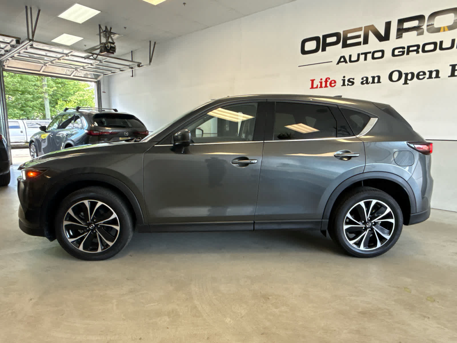 Certified 2023 MAZDA CX-5 AWD 2.5 S w/ Premium Package image 4