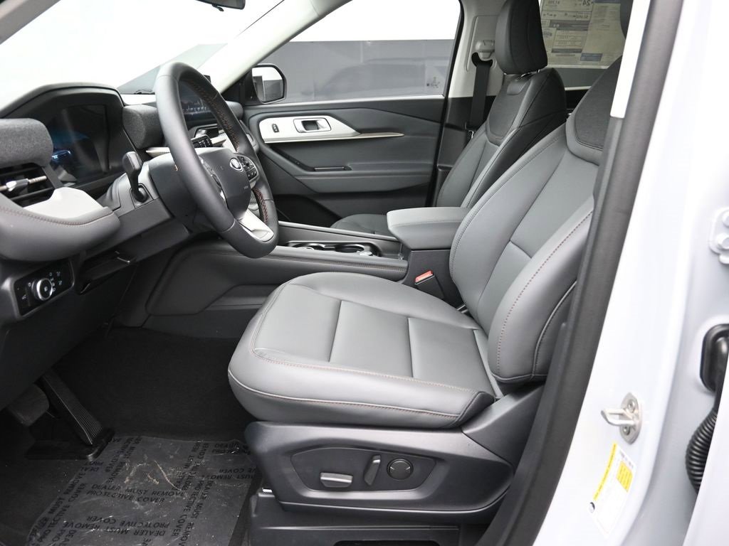 New 2026 Ford Explorer Active w/ Active Comfort Package image 21