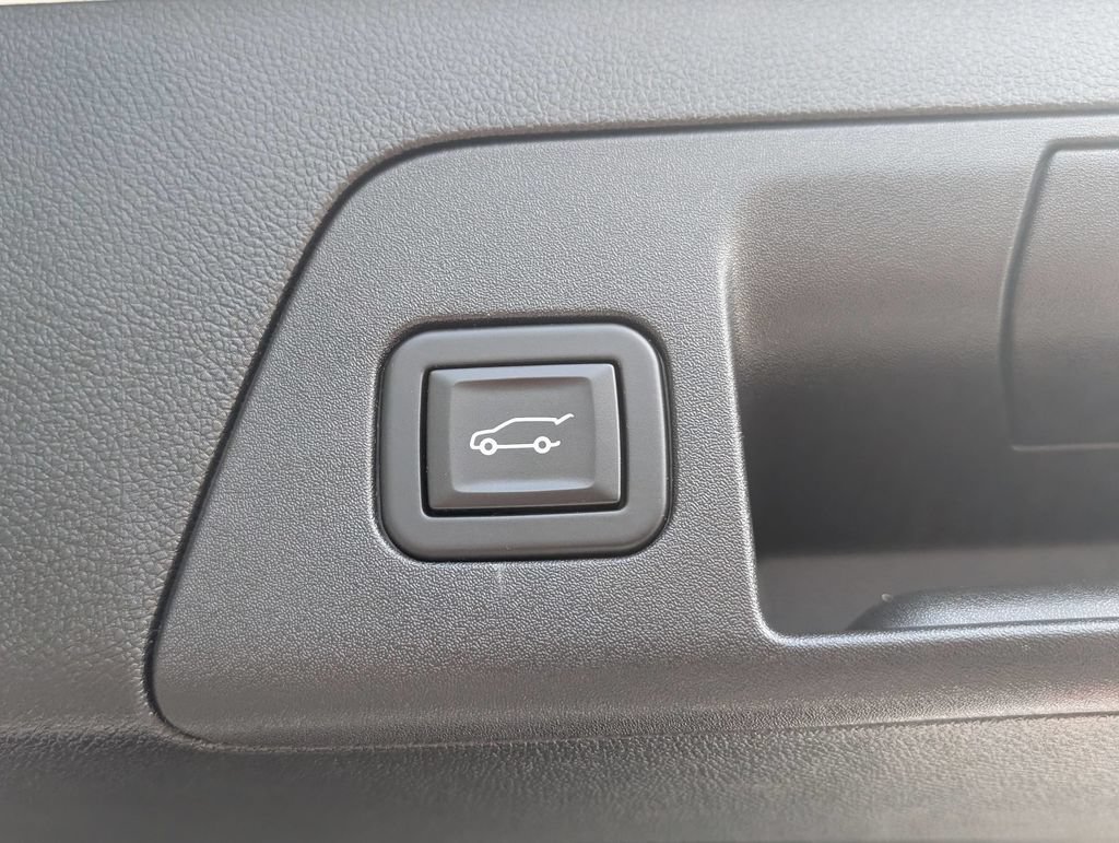 Used 2023 Buick Envision Preferred w/ Sport Touring Package AWD/4WD image 32