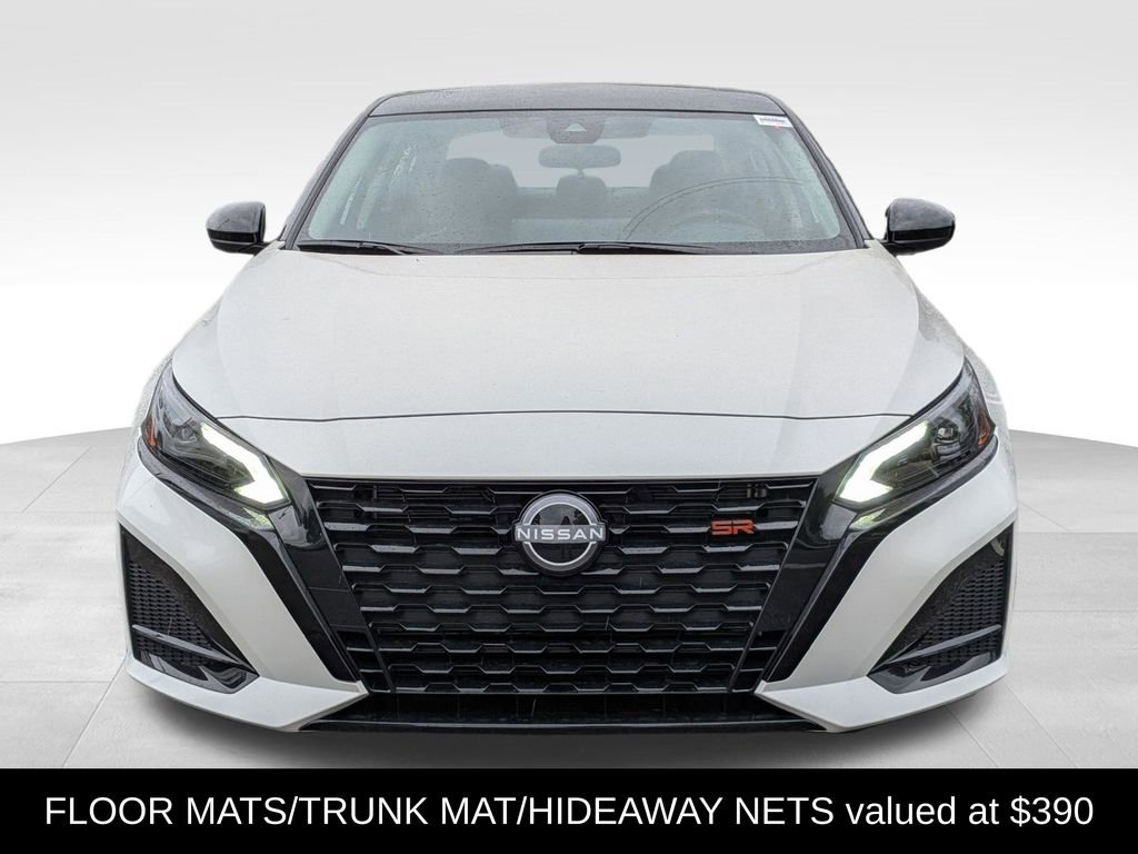 New 2026 Nissan Altima 2.5 SR w/ SR Midnight Edition Package AWD/4WD image 8