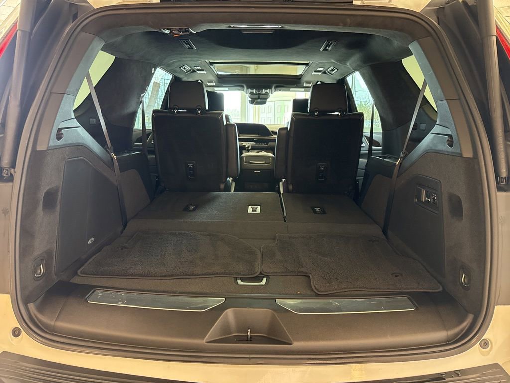 Certified 2023 Cadillac Escalade Sport Platinum w/ LPO, ONYX Package AWD/4WD image 17