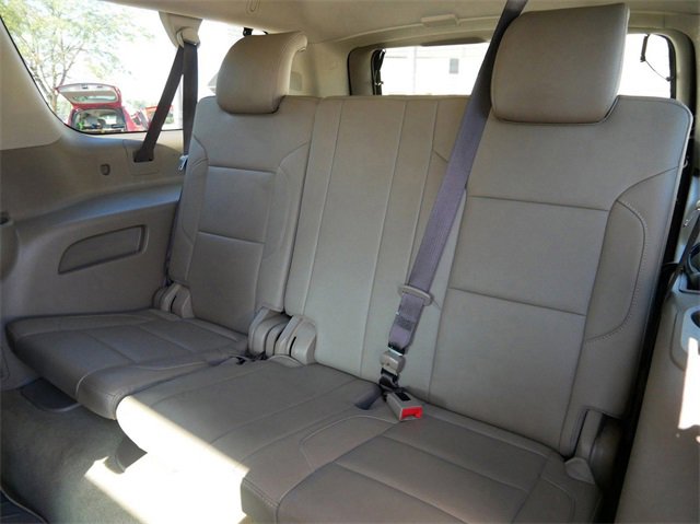 Used 2017 Chevrolet Suburban LT image 10