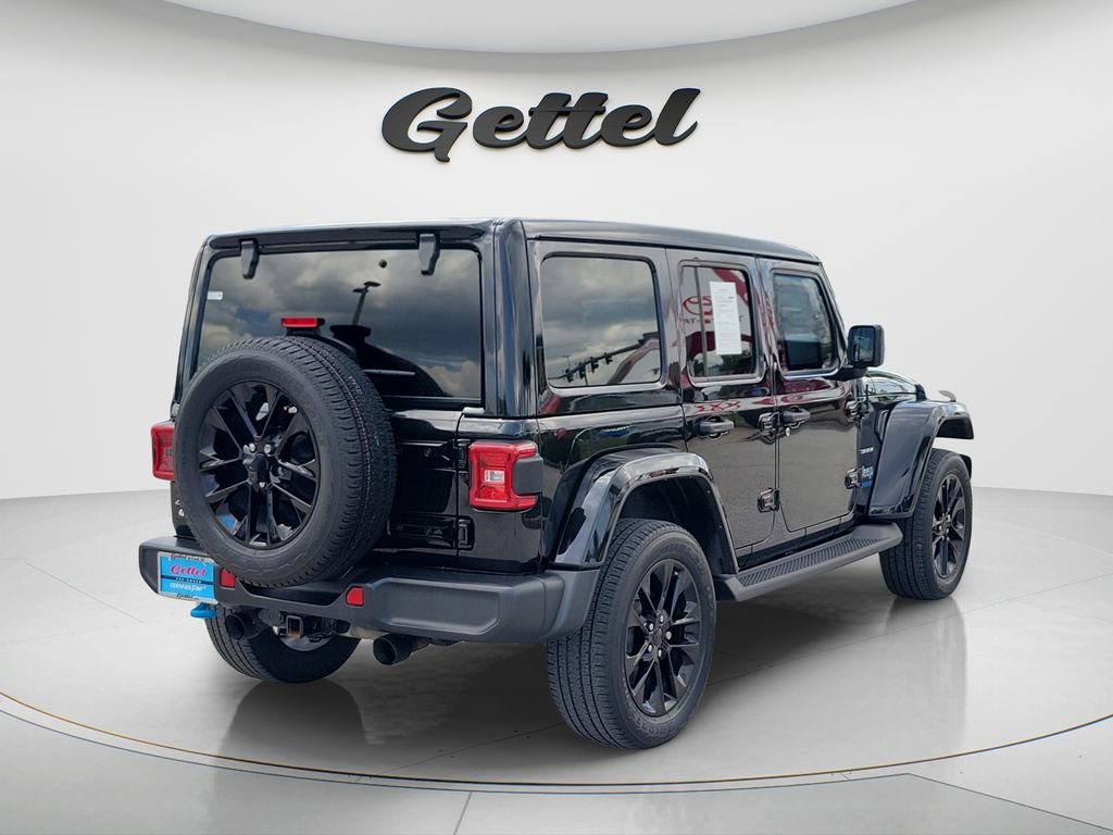 Used 2022 Jeep Wrangler Unlimited Sahara w/ Cold Weather Group AWD/4WD image 3