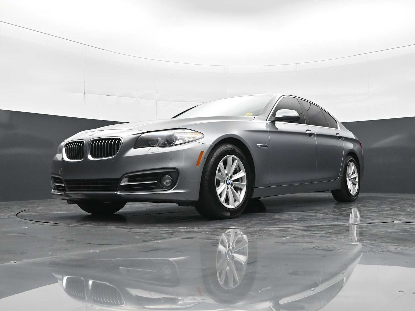 Used 2015 BMW 528i Sedan RWD image 25