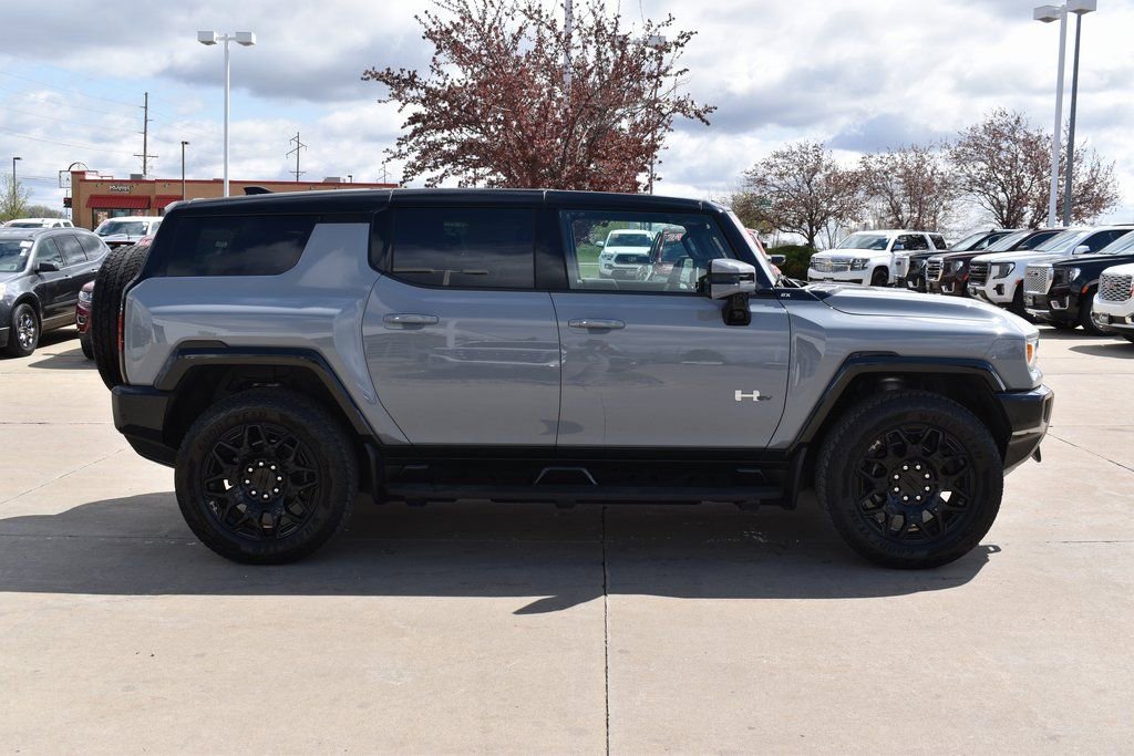 New 2025 GMC Hummer EV 2X w/ LPO, Illumination Package image 8