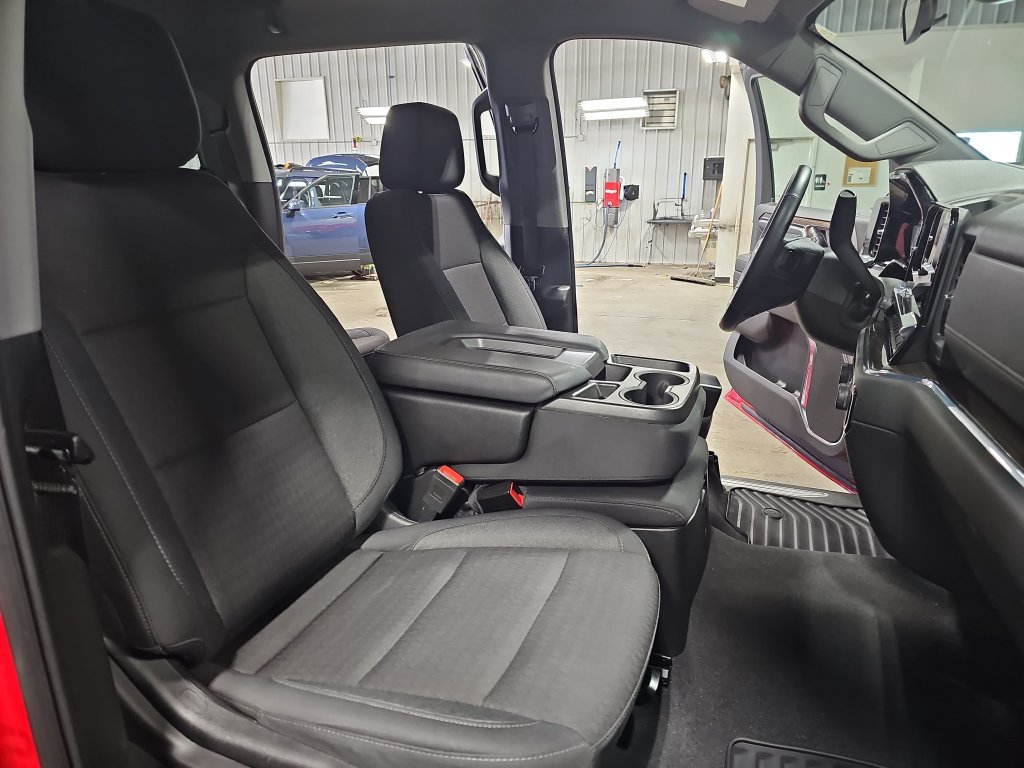 Used 2024 Chevrolet Silverado 1500 LT AWD/4WD image 10