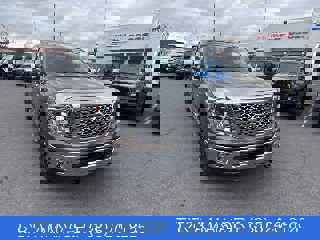 Used 2018 Nissan Titan SL w/ Chrome Package image 2