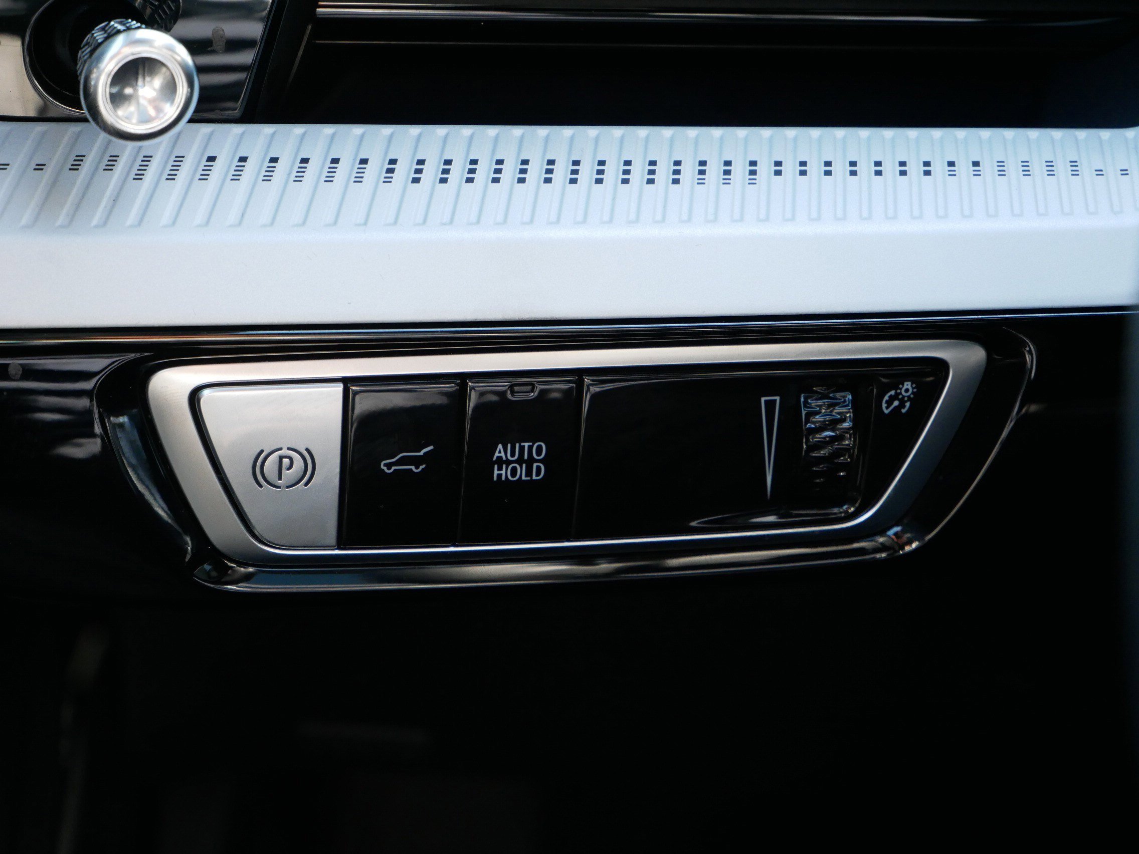 Certified 2025 Cadillac Optiq Sport 2 w/ LPO, Floor Liner Package image 25