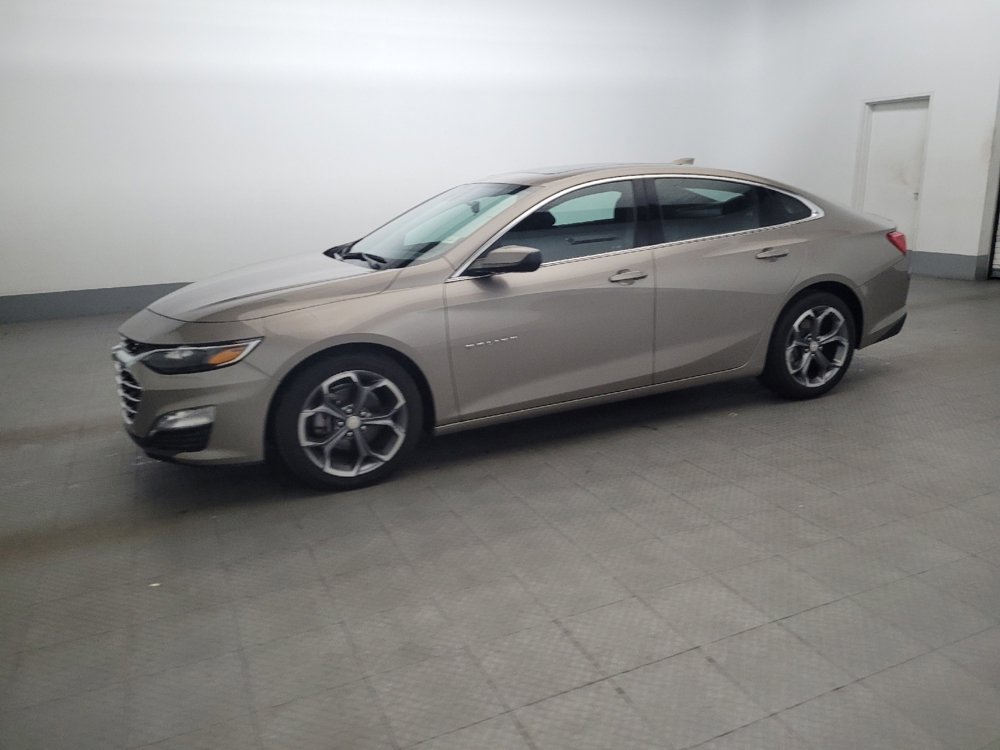 Used 2024 Chevrolet Malibu LT image 2