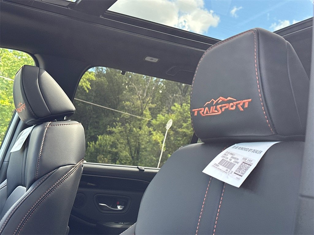 New 2025 Honda Pilot TrailSport image 17