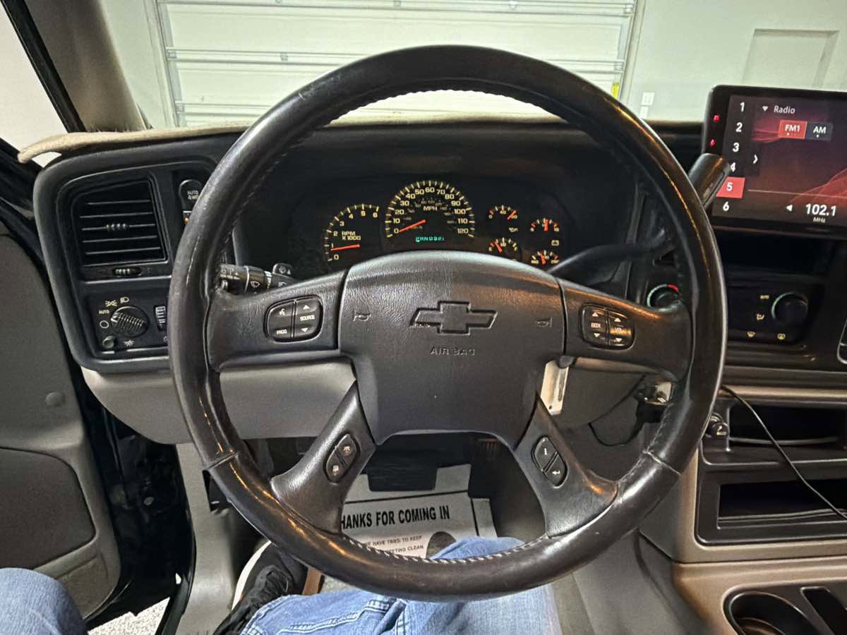 Used 2005 Chevrolet Avalanche Z71 w/ Sun And Sound Package image 15