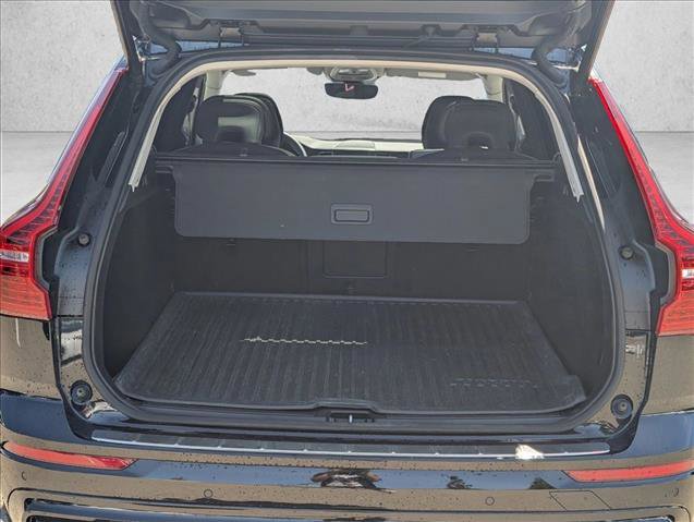 Used 2024 Volvo XC60 B5 Core w/ Protection Package Premier AWD/4WD image 6