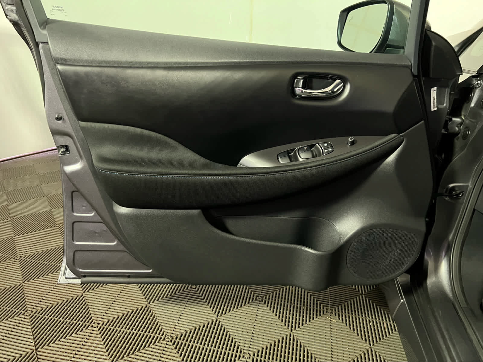 Certified 2023 Nissan Leaf S FWD image 22
