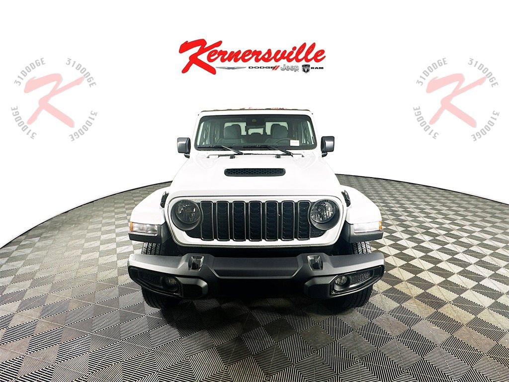 New 2025 Jeep Gladiator Sport image 2