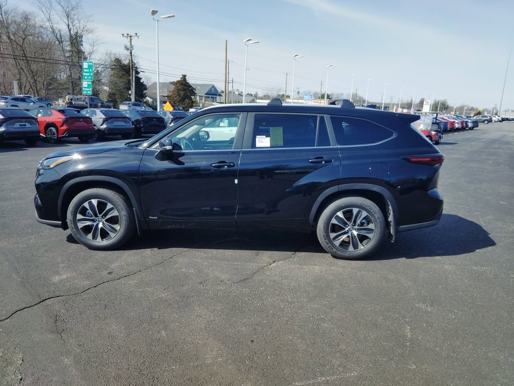 New 2026 Toyota Highlander XLE image 4