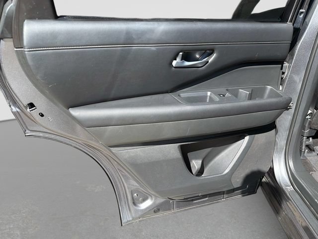Used 2023 Nissan Pathfinder SL AWD/4WD image 18