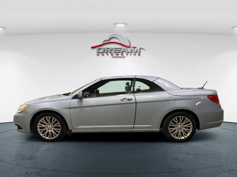 Used 2013 Chrysler 200 Limited FWD image 16