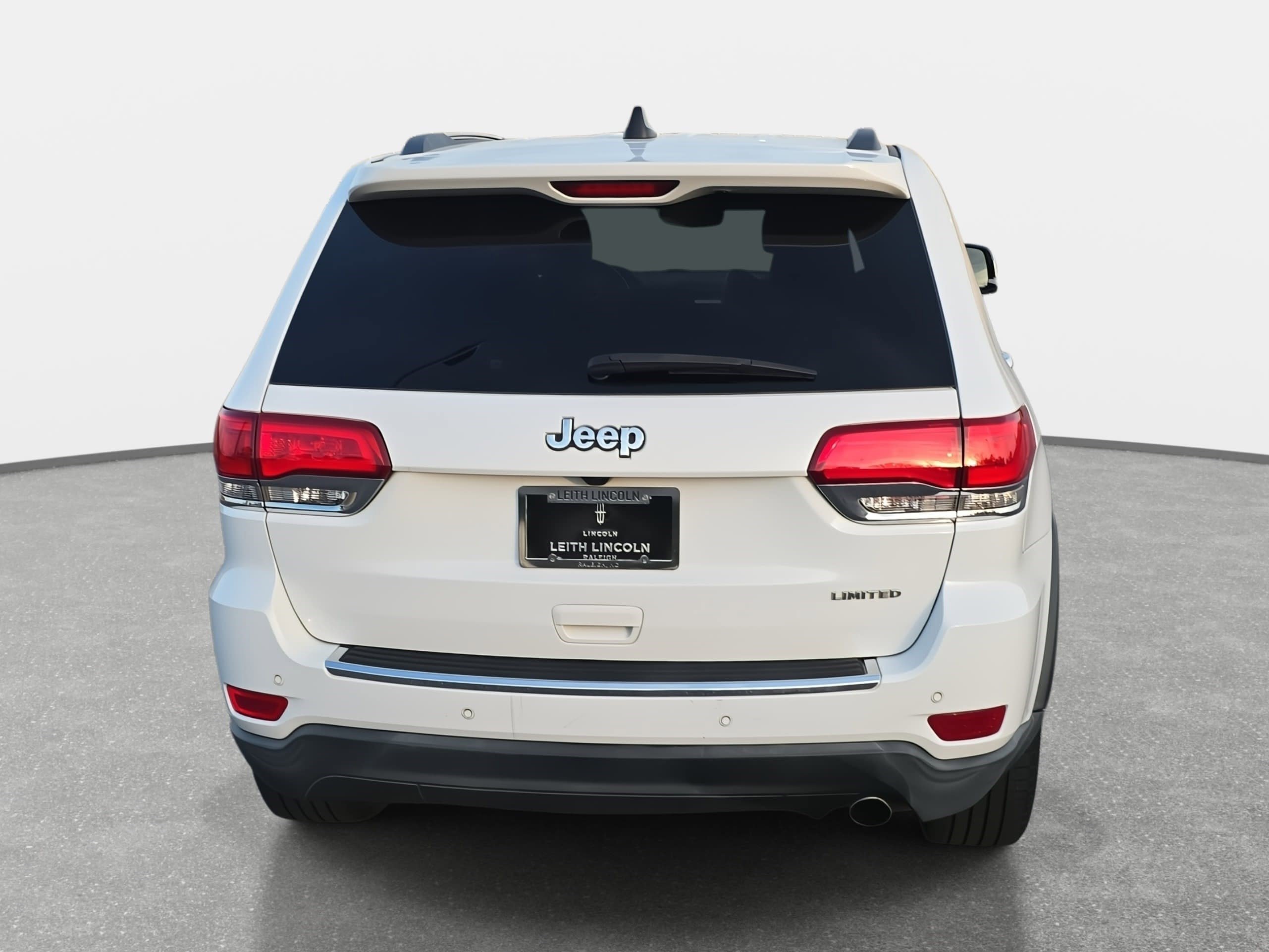 Used 2018 Jeep Grand Cherokee Limited image 6