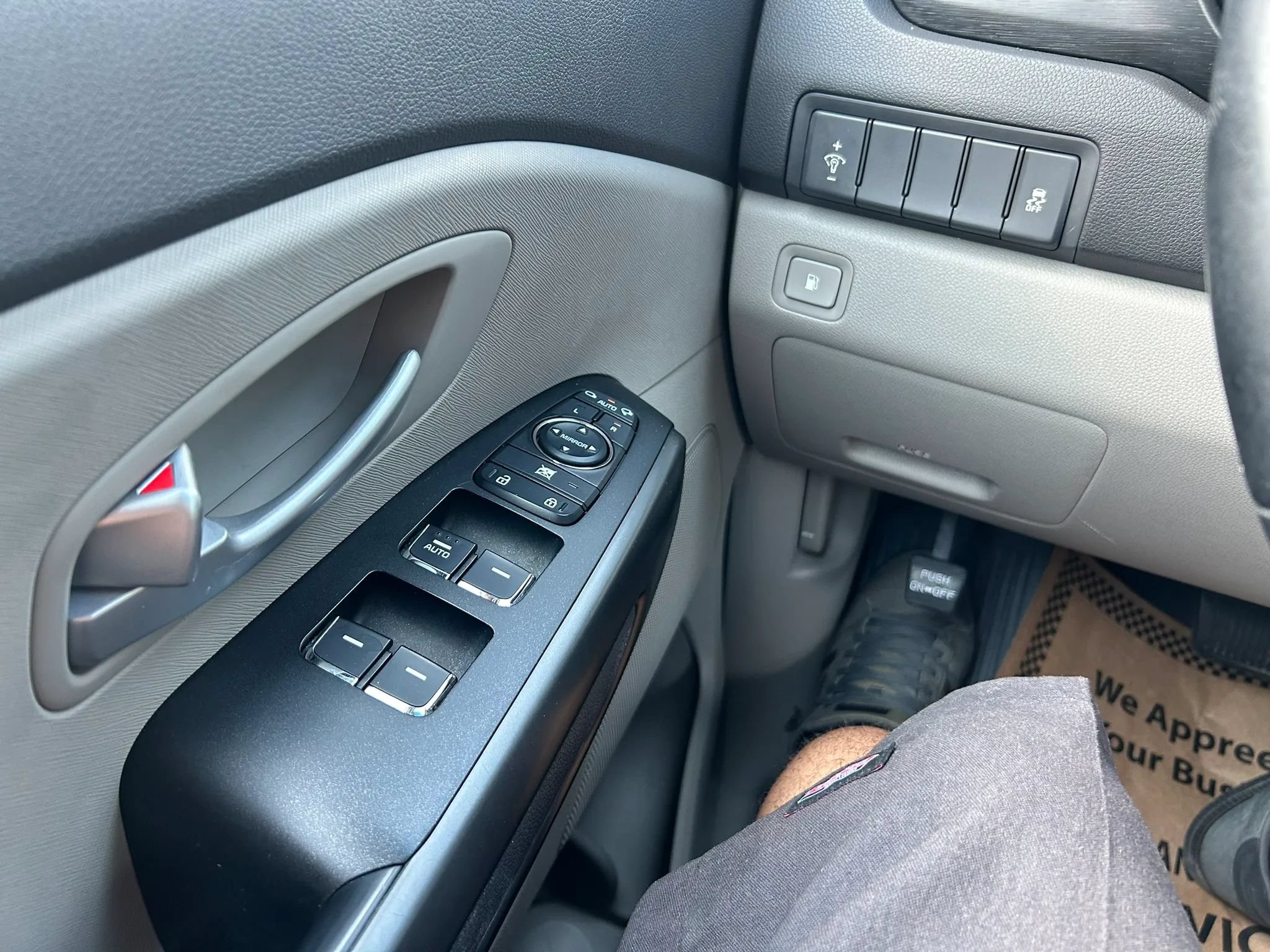 Used 2017 Kia Sedona LX w/ LX Essentials Premium Package FWD image 22