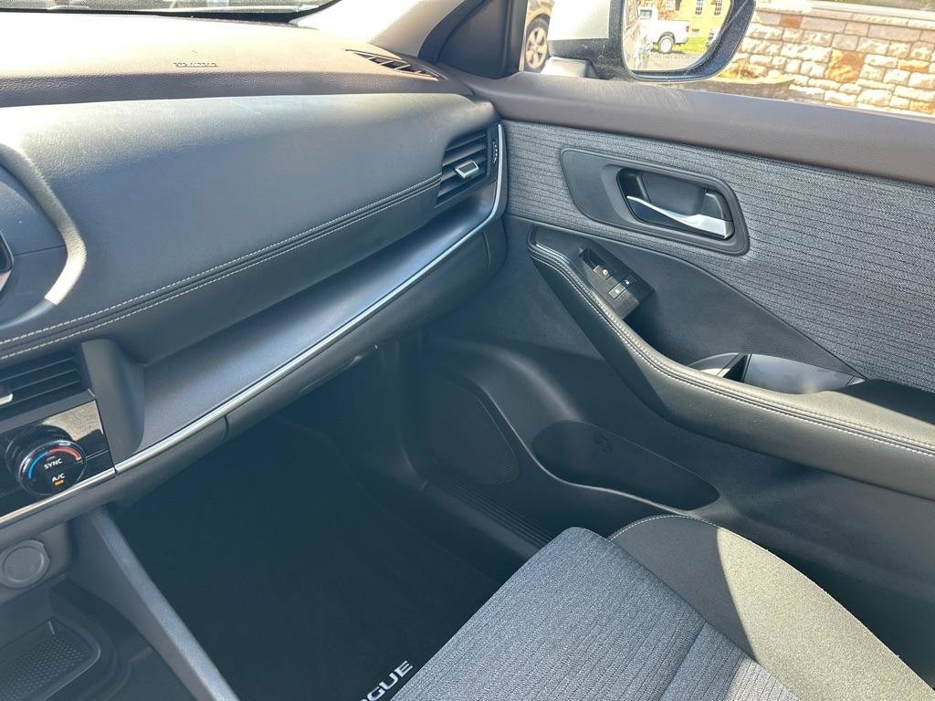 Used 2023 Nissan Rogue SV AWD/4WD image 20
