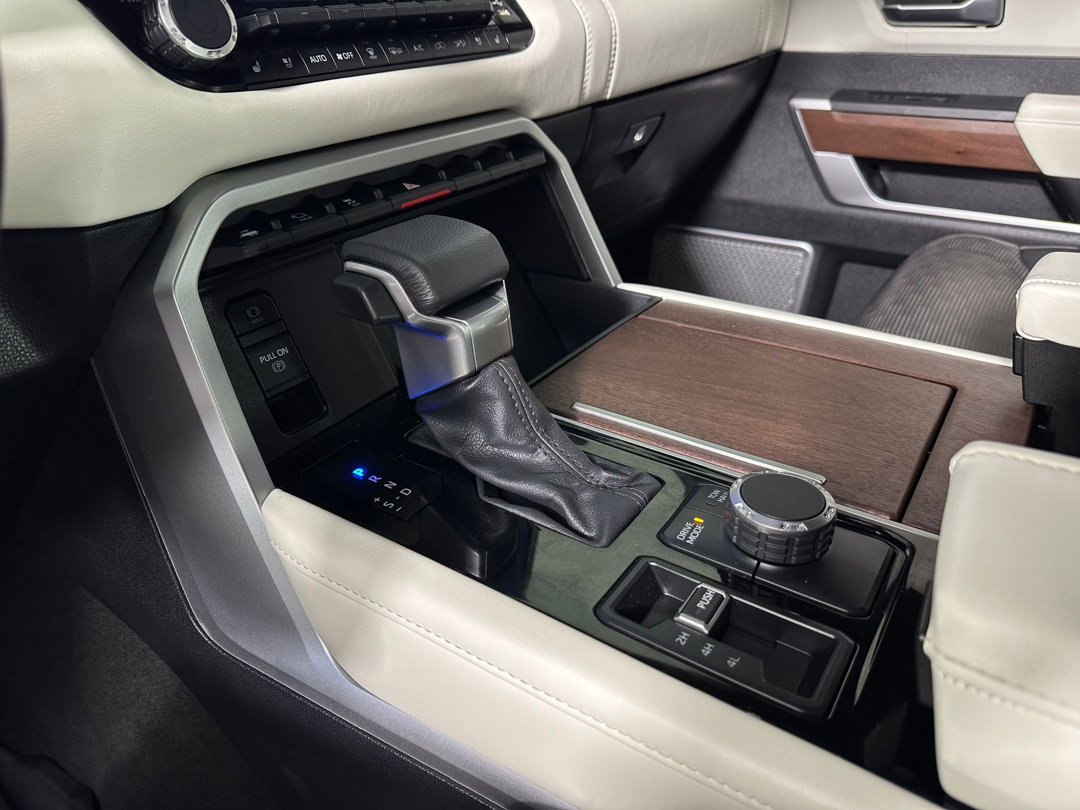 Used 2024 Toyota Sequoia Capstone image 17