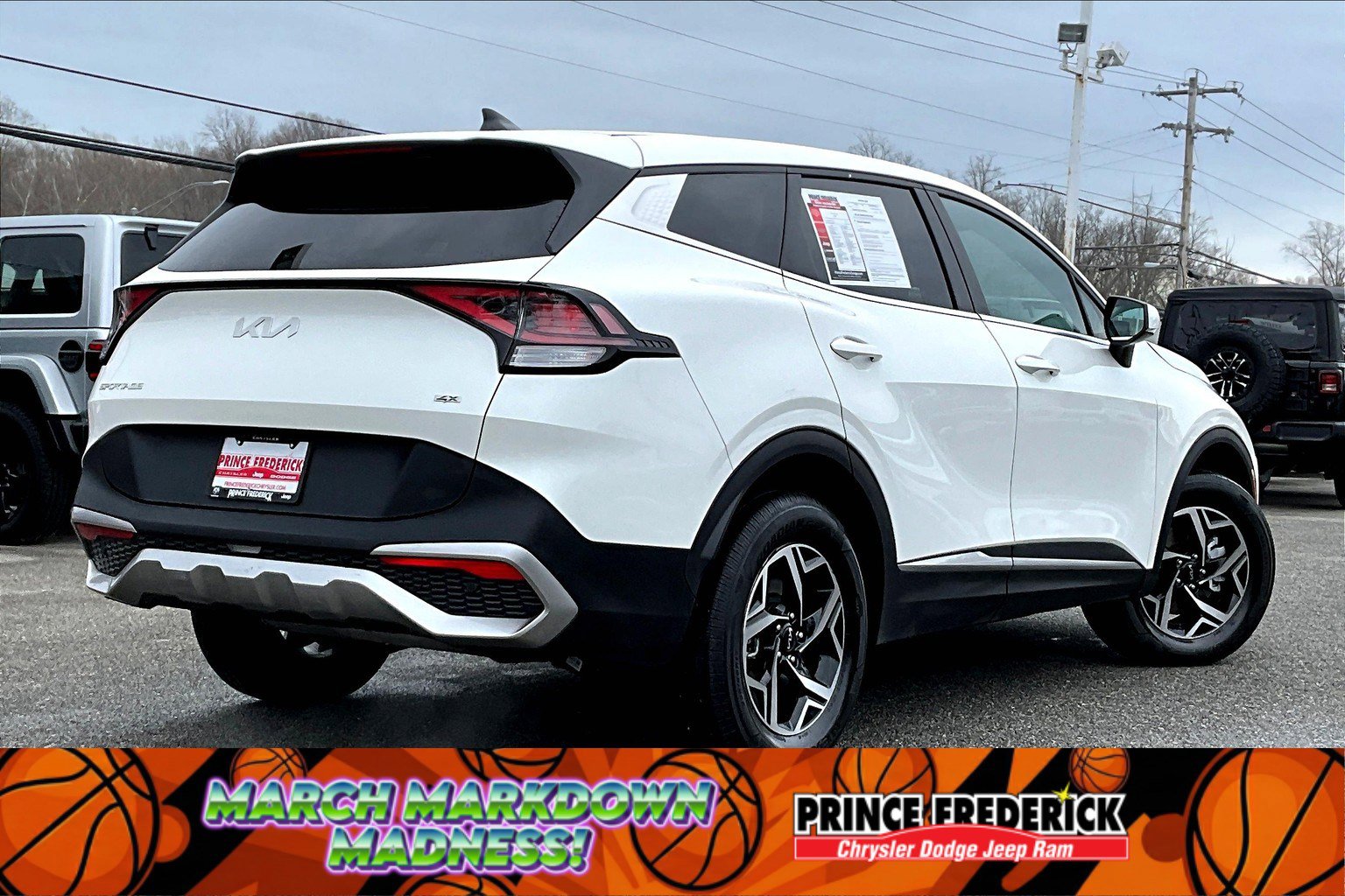 Used 2023 Kia Sportage LX image 10