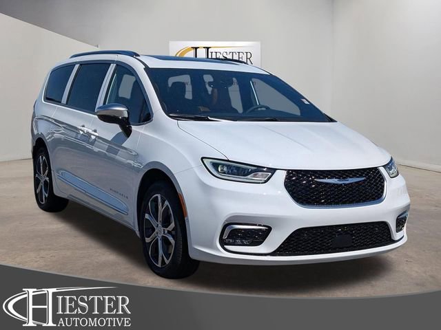 New 2026 Chrysler Pacifica Pinnacle image 1