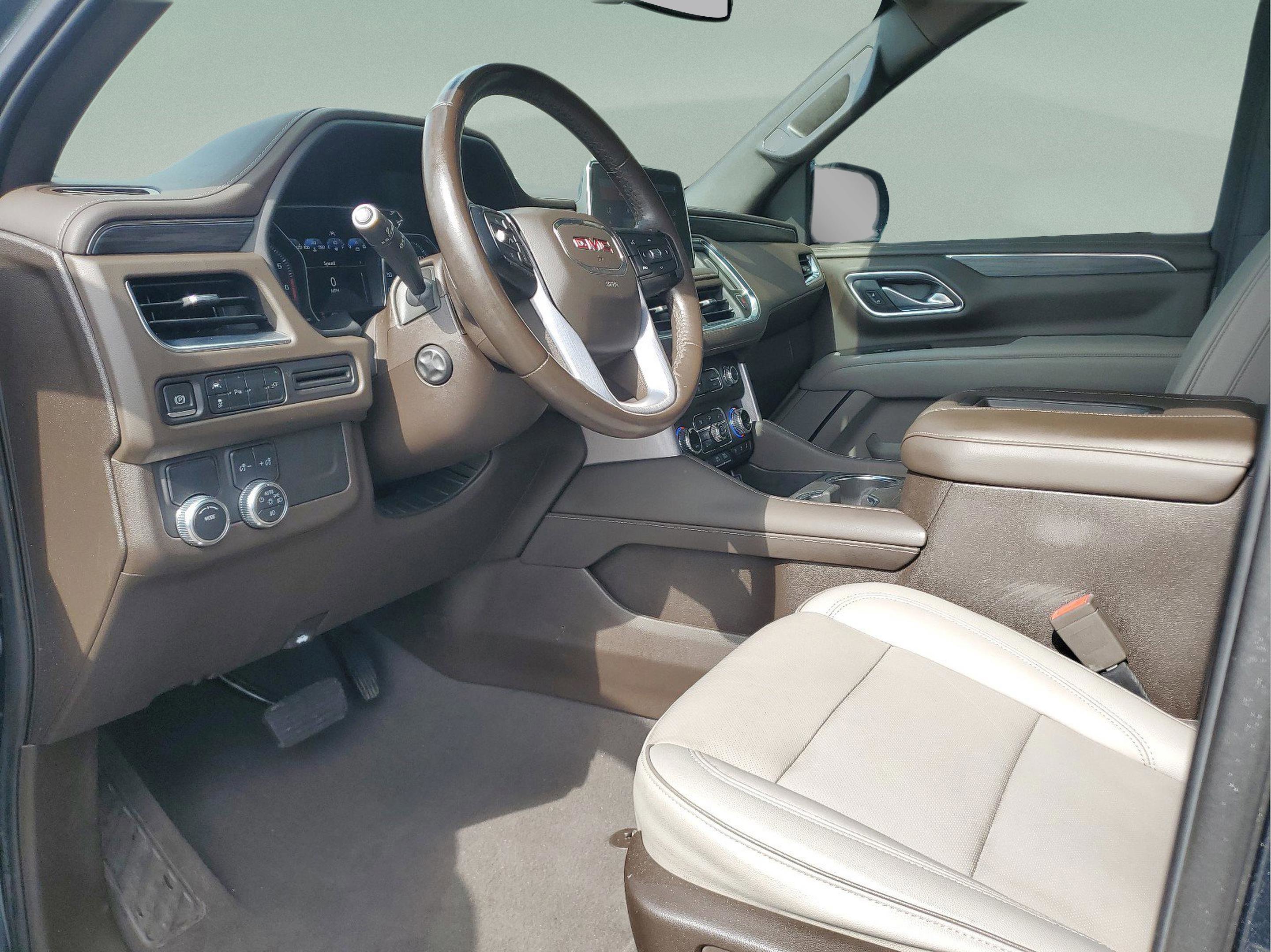 Used 2021 GMC Yukon SLT w/ SLT Premium Package image 19