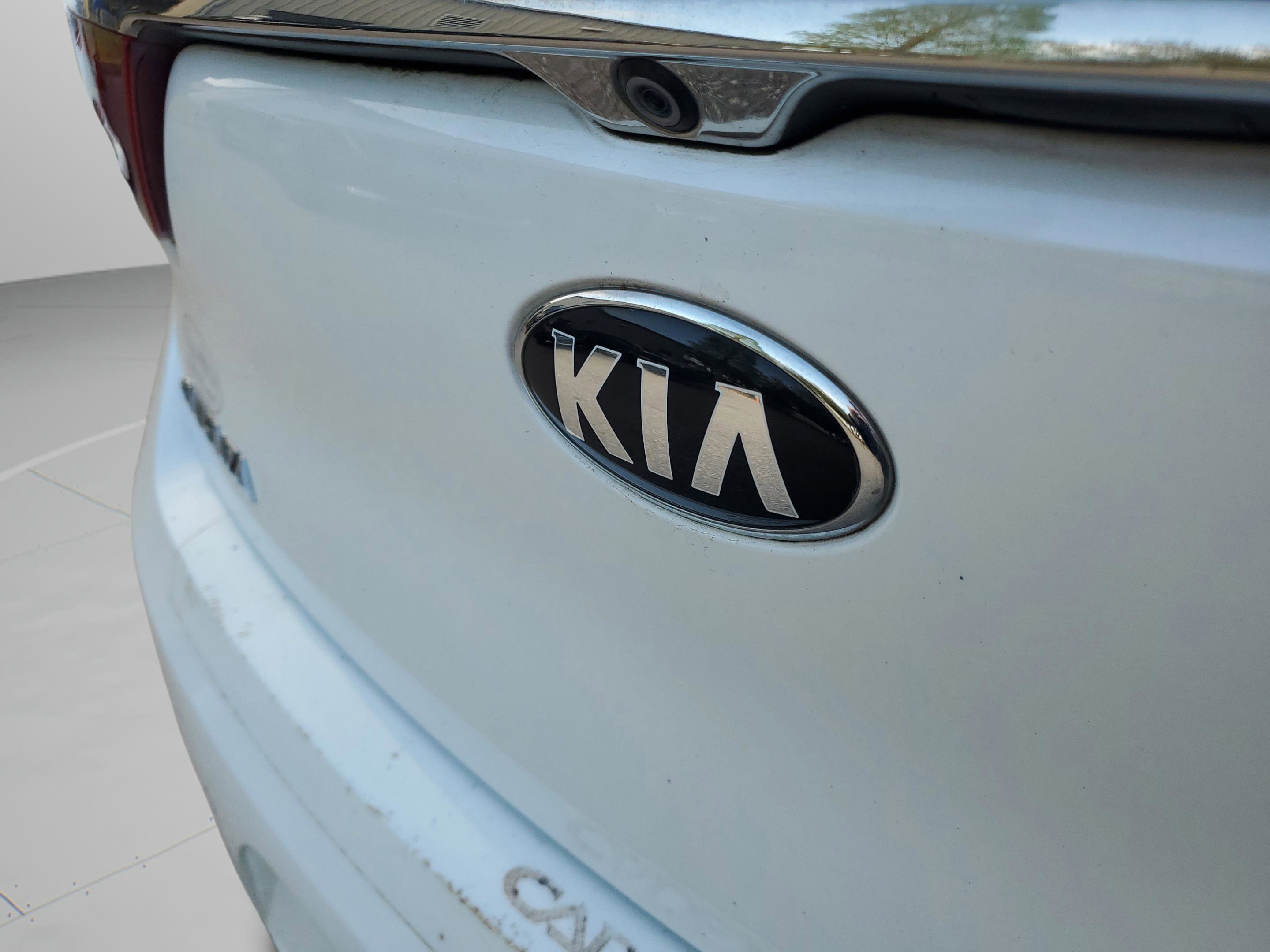 Certified 2019 Kia Cadenza Premium image 31