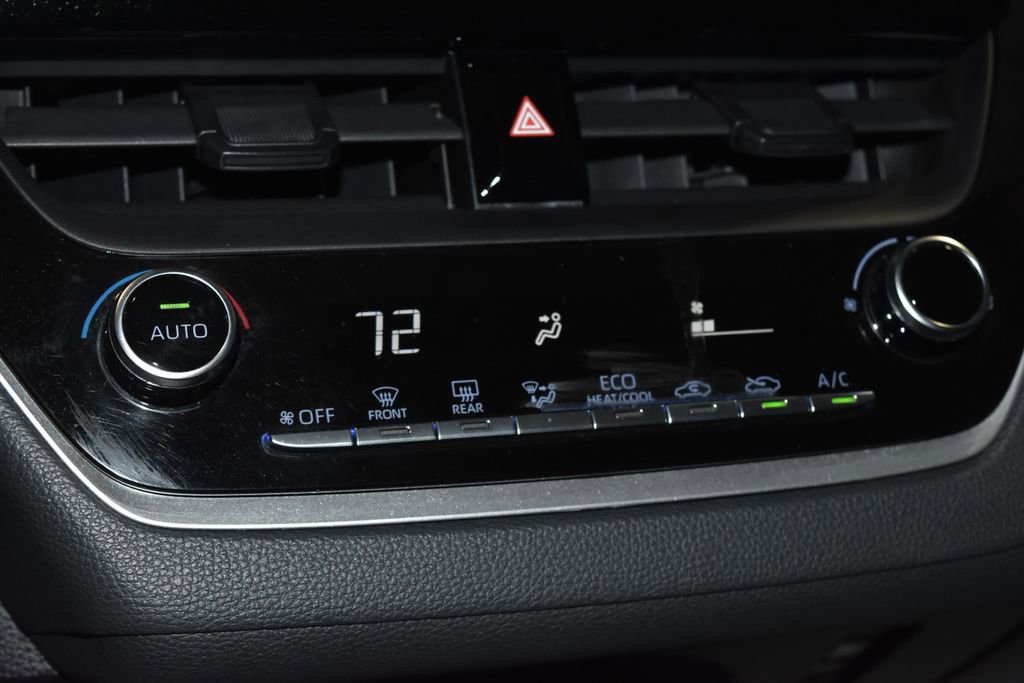 Used 2022 Toyota Corolla LE FWD image 14