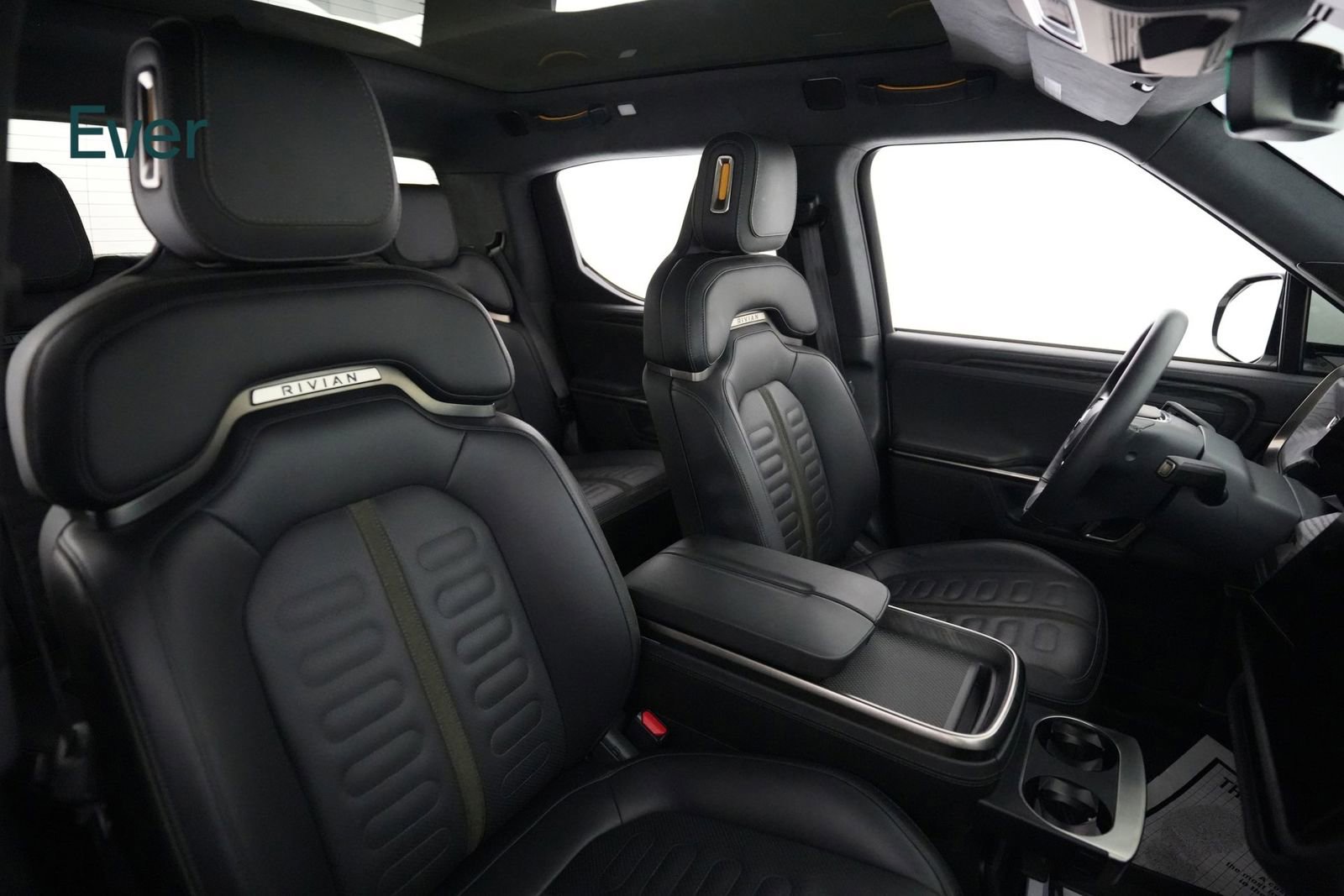 Used 2023 Rivian R1T Adventure image 23