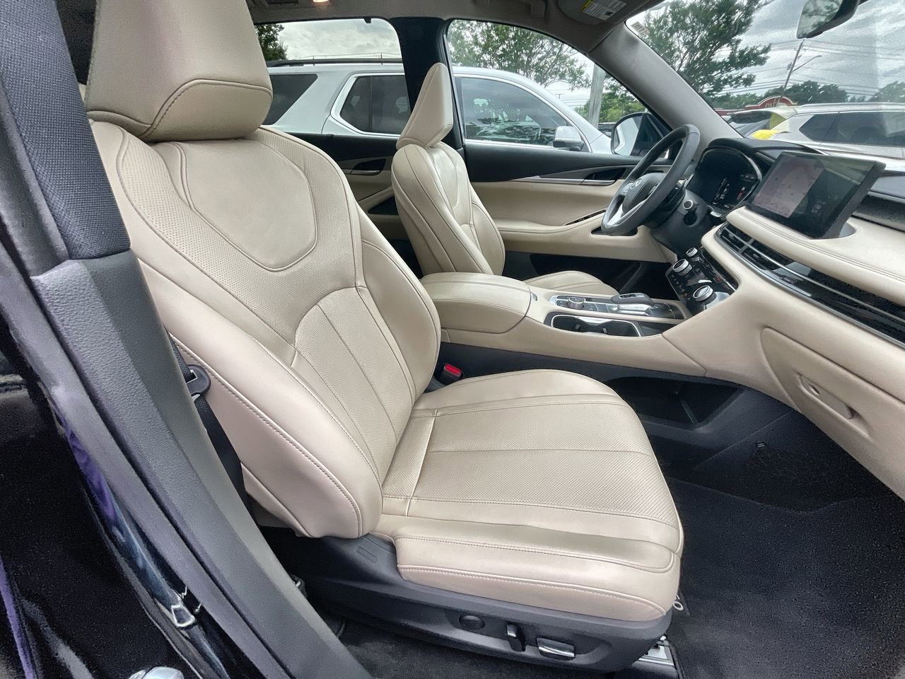 Used 2023 INFINITI QX60 Luxe w/ Cargo Package FWD image 28