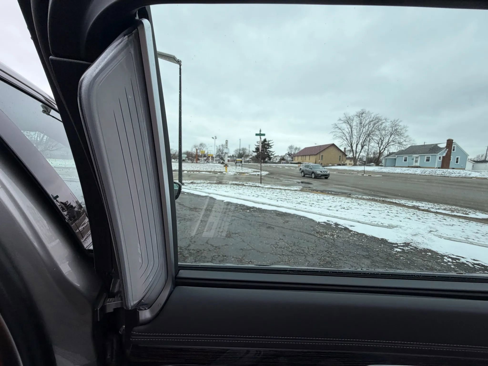 Used 2022 BMW 740i xDrive w/ M Sport Package image 23