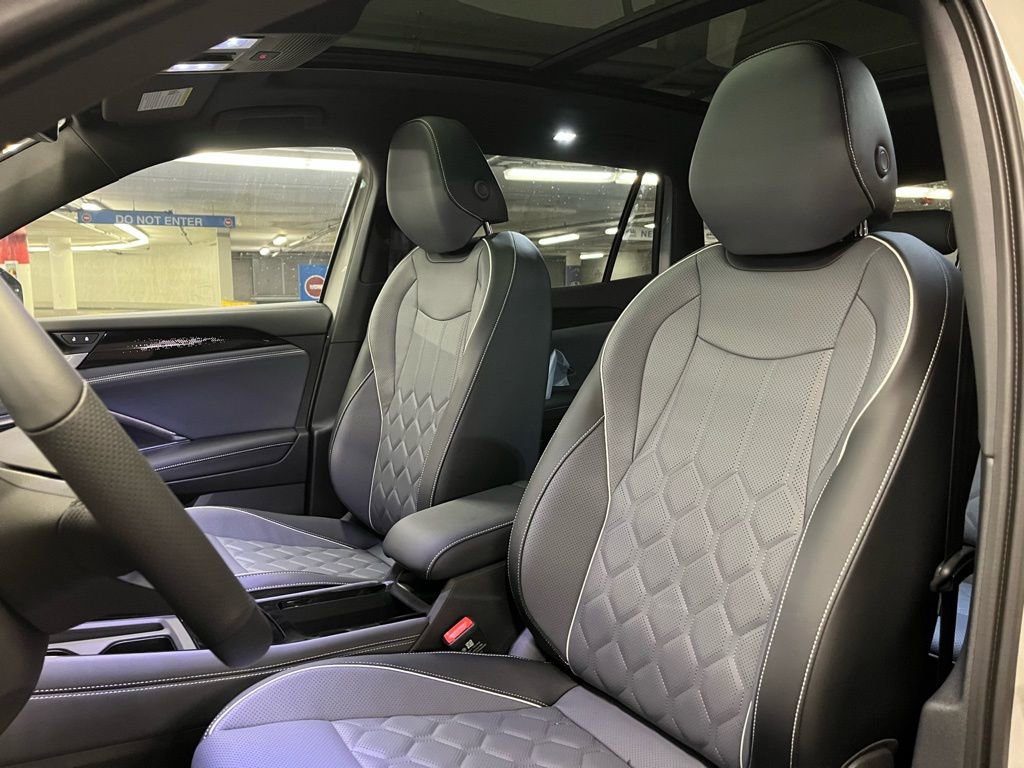 New 2026 Volkswagen Tiguan SEL R-Line image 21