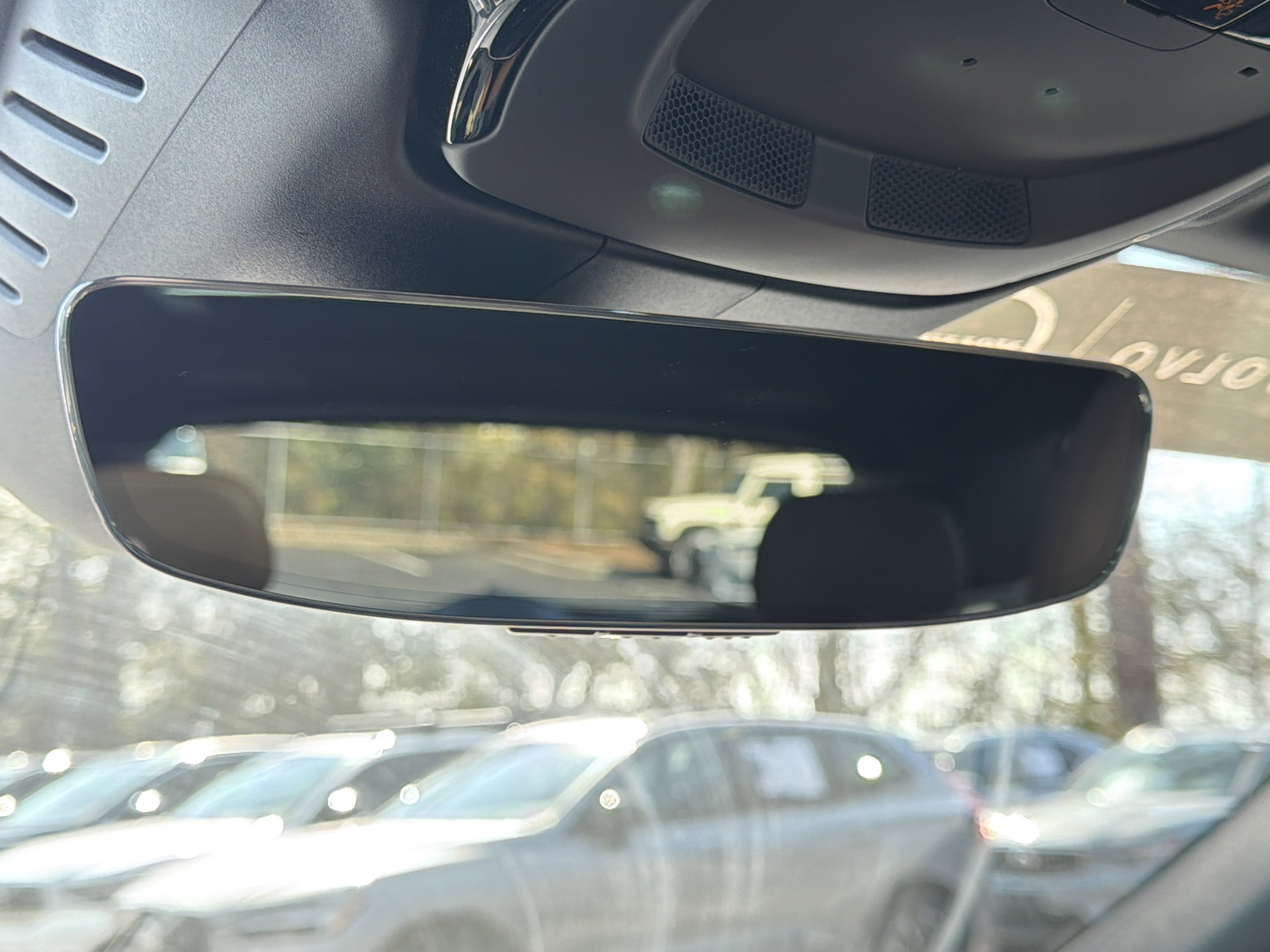 Certified 2024 Volvo XC60 T8 Plus image 27