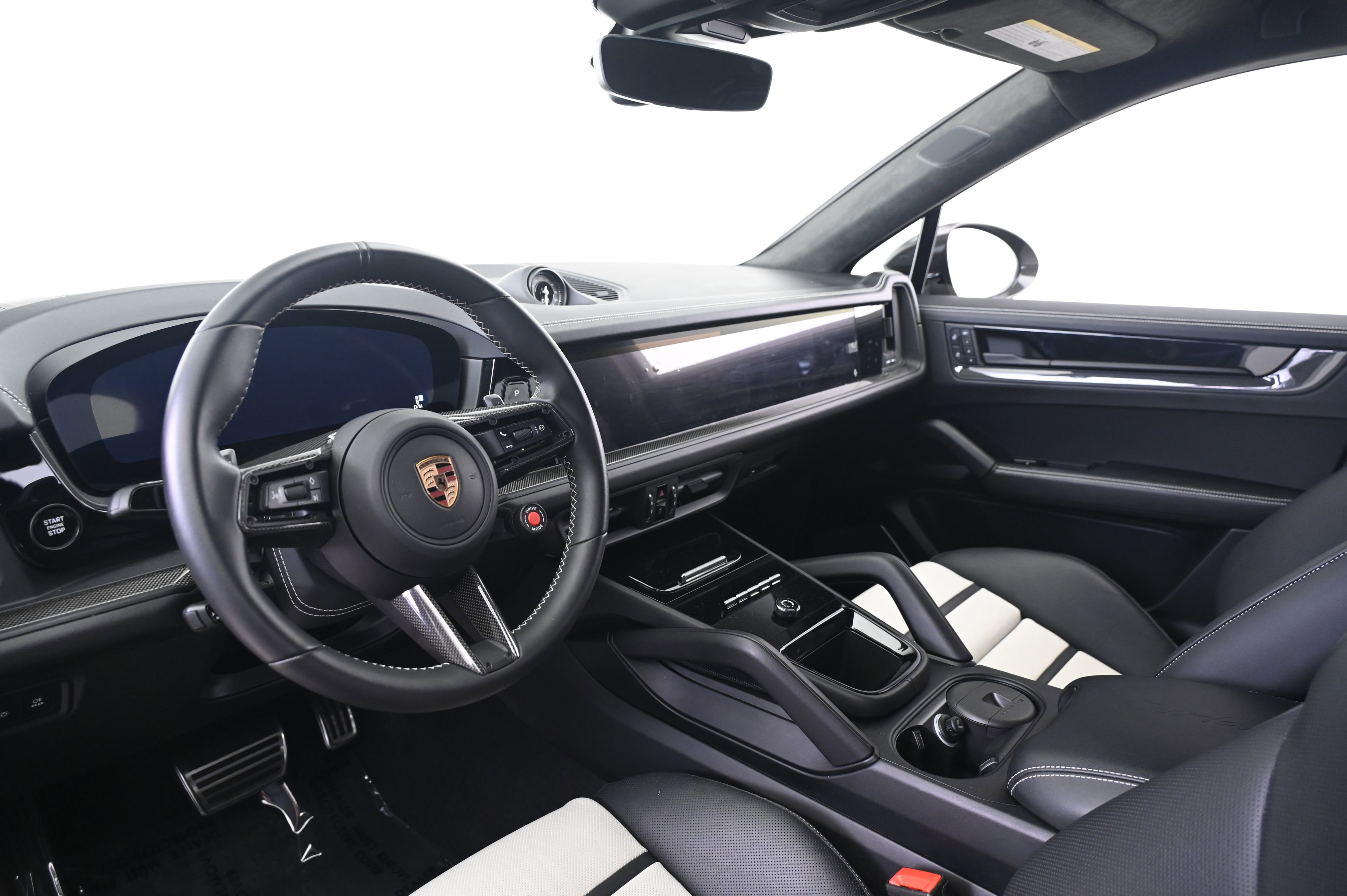 Certified 2025 Porsche Cayenne Turbo GT AWD/4WD image 4