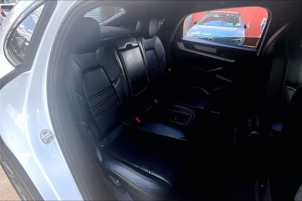 Used 2024 Porsche Cayenne S image 35