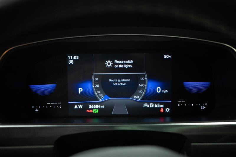 Used 2022 Volkswagen Tiguan SE w/ Panoramic Sunroof Package image 19