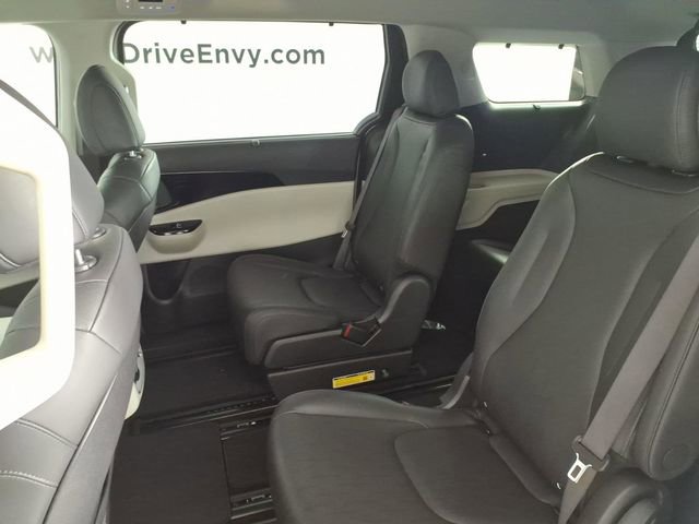 Used 2024 Kia Carnival SX FWD image 9