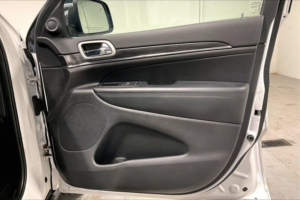 Used 2021 Jeep Grand Cherokee Limited AWD/4WD image 23