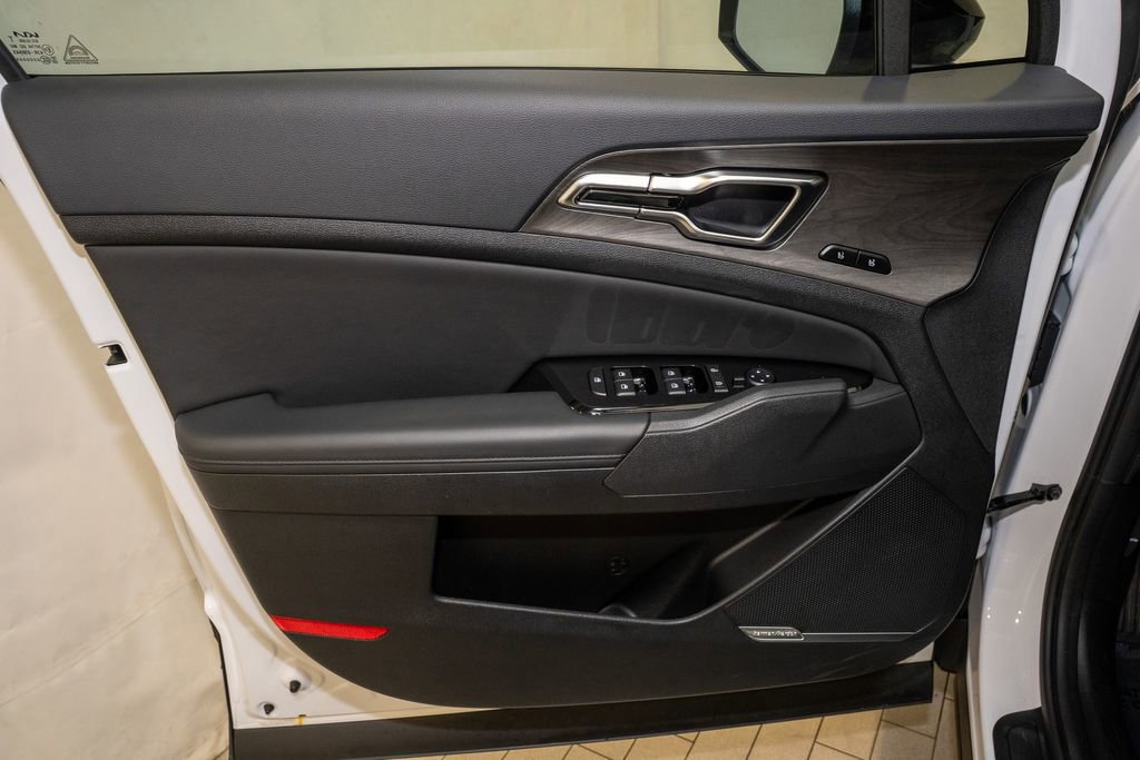 Certified 2025 Kia Sportage X-Pro image 12