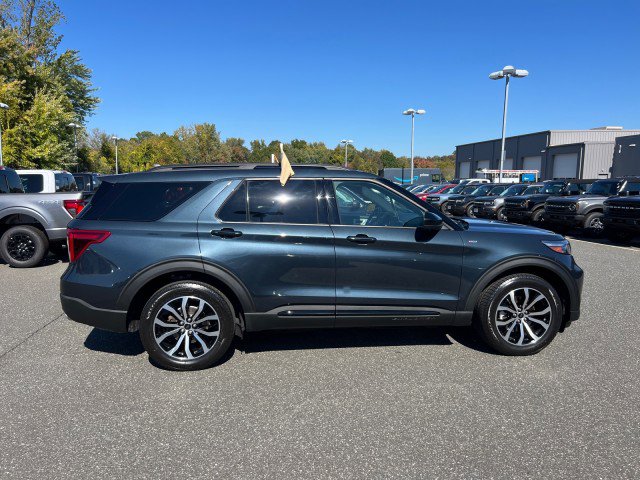 Certified 2022 Ford Explorer ST-Line image 6